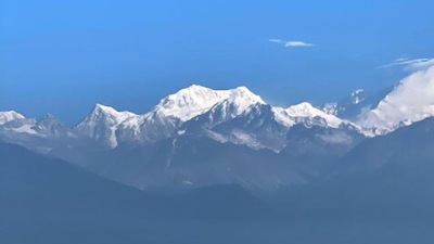 Pelling: If you want to capture the picturesque view of the Himalayas and the Kanchenjunga Peak then this is the place to be.  (Instagram/@aisirii)