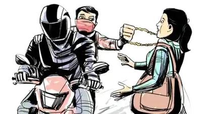 A mother-daughter duo, who had gone out shopping, became the victims of a snatching bid but, they managed to catch hold of the accused. (Representative Photo)