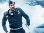 Ajay Devgn plays Squadron Leader Vijay Karnik in the film. Ajay Devgn plays Squadron Leader Vijay Karnik in the film.