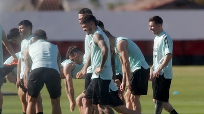 Soccer Football - Copa America 2021 - Argentina training - Atletico Goianiense training center, Goiania, Brazil - July 5, 2021 Argentina's Lionel Messi with teammates during training REUTERS/Henry Romero (REUTERS)