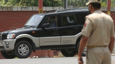Members of the Delemitation Commission arrive to meet political leaders in Srinagar, Jammu and Kashmir, India on July 6, 2021. (Photo by Waseem Andrabi/ Hindustan Times) Members of the Delemitation Commission arrive to meet political leaders in Srinagar, Jammu and Kashmir, India on July 6, 2021. (Photo by Waseem Andrabi/ Hindustan Times)