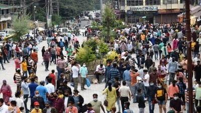 Tourists gather at Mall Road after the relaxation in COVID-19 restrictions, in Manali (ANI). Tourists gather at Mall Road after the relaxation in COVID-19 restrictions, in Manali (ANI).