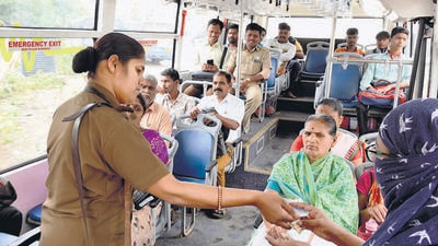 A woman conductor aboard a PMPML bus in the Pune. (Shankar Narayan/HT PHOTO) A woman conductor aboard a PMPML bus in the Pune. (Shankar Narayan/HT PHOTO)