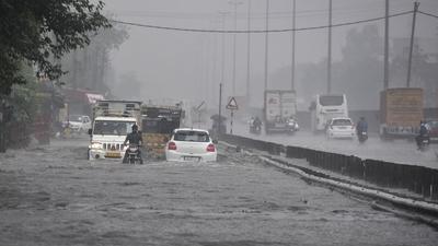 Waterlogging on NH-48 is a major concern. (Vipin Kumar /HT PHOTO)