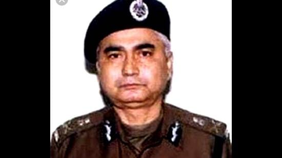Mohd Izhar Alam, a former DGP, prisons, of Punjab Police, was inducted into the Shiromani Akali Dal after his retirement. His wife, Farzana Nissara Khatoon, is a former SAD MLA from Malerkotla. (HT file photo)