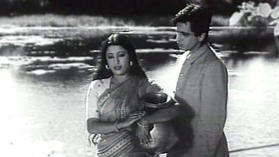 Dilip Kumar and Suchitra Sen in a still from Devdas. (HT Archive) Dilip Kumar and Suchitra Sen in a still from Devdas. (HT Archive)