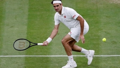 Wimbledon - Switzerland's Roger Federer in action. (REUTERS)