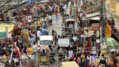 A rush of people out at the Khetan Market area in Patna, Bihar, photographed earlier this week on Saturday. (Santosh Kumar/Hindustan Times) A rush of people out at the Khetan Market area in Patna, Bihar, photographed earlier this week on Saturday. (Santosh Kumar/Hindustan Times)