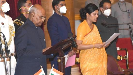 Anupriya Singh Patel takes oath as minister of state (MoS) during the swearing-in ceremony at Rashtrapati Bhawan, in New Delhi on Wednesday. (HT Photo) Anupriya Singh Patel takes oath as minister of state (MoS) during the swearing-in ceremony at Rashtrapati Bhawan, in New Delhi on Wednesday. (HT Photo)