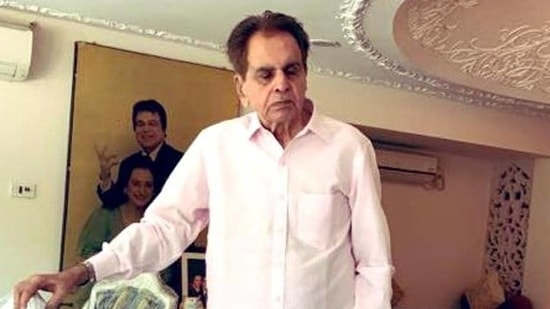Monumental loss': Leaders pay tribute to Dilip Kumar |  Latest News India - Hindustan Times