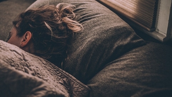 Here's how continuous sleep loss can impact your mental and physical wellbeing(Unsplash) Here's how continuous sleep loss can impact your mental and physical wellbeing(Unsplash)