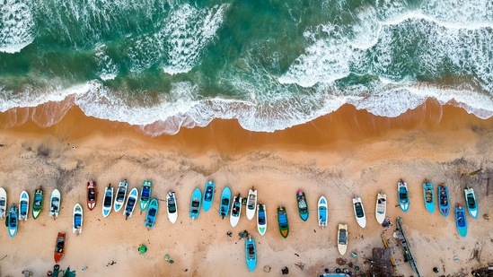 Pristine beaches: The first thing that comes to mind when someone talks about Sri Lanka is its untouched beaches. There is so much you can do on the beautiful beaches that will make you forget about the outside world and all your worries.(Unsplash)