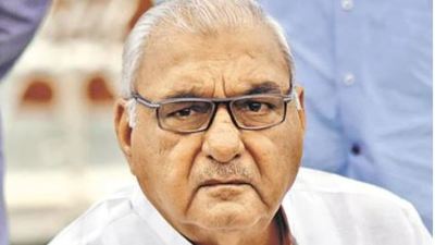 Haryana ex-CM Bhupinder Singh Hooda faces probe for releasing 422 acres to real estate developer Uddar Gagan Properties Limited. (HT File) Haryana ex-CM Bhupinder Singh Hooda faces probe for releasing 422 acres to real estate developer Uddar Gagan Properties Limited. (HT File)