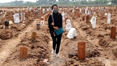 Across Indonesia, the coronavirus pandemic is again spreading rapidly with bursting beyond capacity and oxygen supplies are running out. (AP) Across Indonesia, the coronavirus pandemic is again spreading rapidly with bursting beyond capacity and oxygen supplies are running out. (AP)