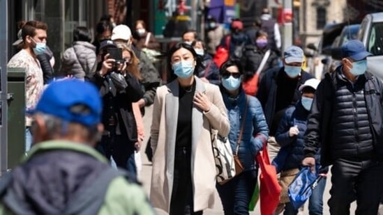 People walk the streets of New York, in the United States, as concerns peak over the spread of the delta variant of the coronavirus disease (Covid-19) in the country. (File Photo) People walk the streets of New York, in the United States, as concerns peak over the spread of the delta variant of the coronavirus disease (Covid-19) in the country. (File Photo)