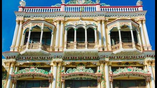 An architectural masterpiece, the Kashmir Road multi-storey gurdwara built in 1905, still retains its original architecture. (HT Photo) An architectural masterpiece, the Kashmir Road multi-storey gurdwara built in 1905, still retains its original architecture. (HT Photo)