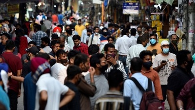 Heavy crowd at Gaffar Market, in New Delhi, India, on Friday, July 9, 2021. (Photo by Sanjeev Verma/ Hindustan Times)