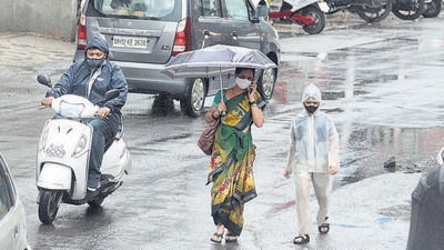 Pune received rains , on July 8, 2021. Monsoon break has dams supplying water to the city filled to 30% of capacity. (SHANKAR NARAYAN/HT)