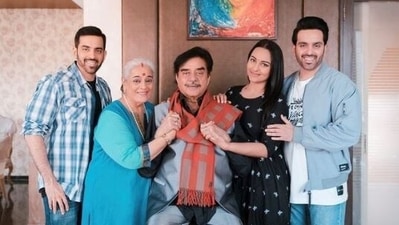 Sonakshi Sinha with her parents and brothers Luv and Kush on Shatrughan Sinha and Poonam Sinha's wedding anniversary. Sonakshi Sinha with her parents and brothers Luv and Kush on Shatrughan Sinha and Poonam Sinha's wedding anniversary.