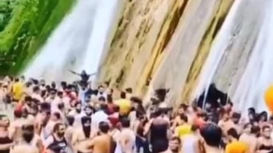 A video of many tourists bathing at Mussoorie's Kempty Falls has surfaced on the internet. (Twitter)