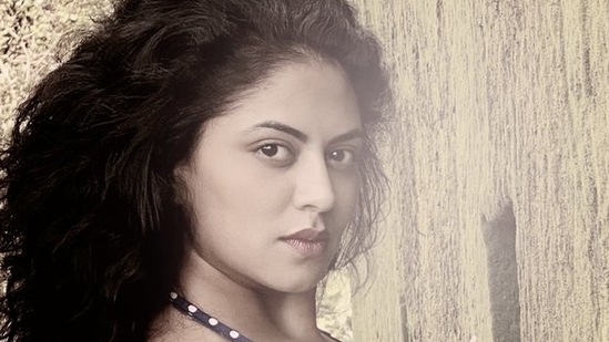 Kavita Kaushik slammed a troll for calling her 'budhi ghodi laal lagaam'.