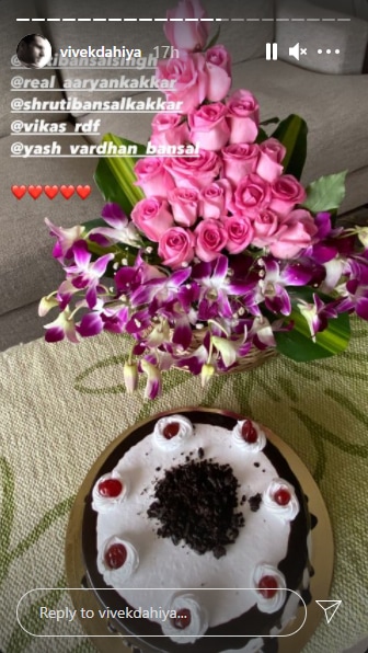 Vivek gave glimpses of his anniversary celebration with Divyanka.