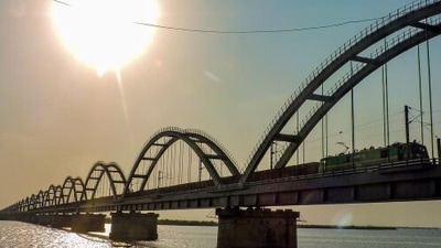 Godavari Arch Bridge, Andhra Pradesh: This bridge spanning the Godavari river in Rajahmundry, was originally built in 1897 but was deconstructed and build again.  (Instagram/@iamrayaguru)