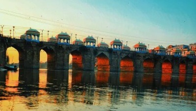 Shahi Bridge, Uttar Pradesh: Shahi Bridge, also known as Munim Khan's Bridge, Akbari Bridge, Mughal Bridge or Jaunpur Bridge was constructed during Akbar’s reign in the 16th-century over river Gomti in Jaunpur, Uttar Pradesh.  (Instagram/@photosbyratan)