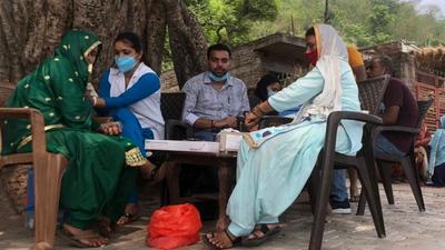 District immunisation officer Dr Meenu Sasan says they will vaccinate entire villages one by one. (HT Photo) District immunisation officer Dr Meenu Sasan says they will vaccinate entire villages one by one. (HT Photo)