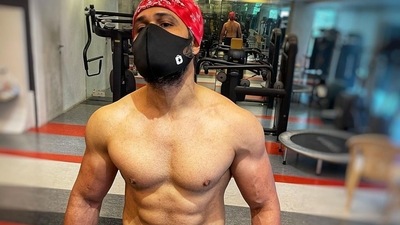 Emraan Hashmi shows off his physical transformation. Emraan Hashmi shows off his physical transformation.