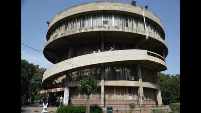 SAD chief says this move will deprive Panjab University of its character as an institution of global repute. (HT File)