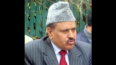 Former minister and vice-president, People’s Conference, Abdul Gani Vakil said the memorandum submitted by the NC in Jammu is in contrast to the Srinagar memorandum. (HT File)