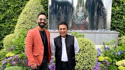 India cricketer Dinesh Karthik (left) and batting legend Sunil Gavaskar attended the Wimbledon 2021 semifinals. India cricketer Dinesh Karthik (left) and batting legend Sunil Gavaskar attended the Wimbledon 2021 semifinals.