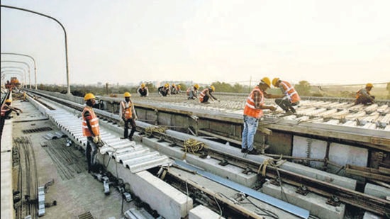 Metro work in progress at Vallabh Nagar Pimpri in Pune. (Pratham Gokhale/HT Photo)