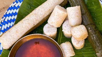 Sunga Pitha: This pitha is prepared in a very interesting manner where rice flour mixed with jaggery is placed in a young bamboo hollow corked with banana leaf and roasted in fire. You can either have this with warm milk or tea.  (Instagram/@seafarerdeba)