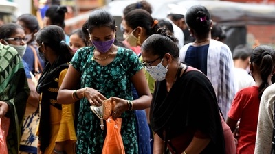 Sunday’s case figures are 1,260 less than that of Saturday’s, when 42,766 people were detected Covid-19 positive. (HT file photo)