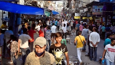 Heavy crowd at Gaffar Market, in Delhi on Friday, July 9 (Photo by Sanjeev Verma/ Hindustan Times) Heavy crowd at Gaffar Market, in Delhi on Friday, July 9 (Photo by Sanjeev Verma/ Hindustan Times)