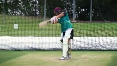 Screenshot from video of Ash Barty batting in the nets for Brisbane Heat. (Twitter/ICC)
