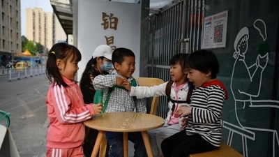 Here's how children learn languages faster than teens or older people (AFP)