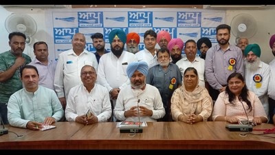 Aam Aadmi Party MLA Harpal Singh Cheema addressing the media during a conference at Circuit House in Ludhiana on Sunday. (Harsimar Pal Singh/HT) Aam Aadmi Party MLA Harpal Singh Cheema addressing the media during a conference at Circuit House in Ludhiana on Sunday. (Harsimar Pal Singh/HT)