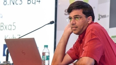 Vishwanathan Anand at ChampCoach held at PYC Hindu Gymkhana on Saturday. (SANKET WANKHADE/HT PHOTO)