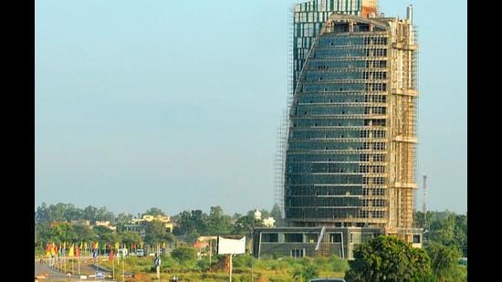 The accused also got a change of land use document issued for a disputed area, constructed flats, and sold them to the common public, leading to losses for the Omaxe group. (HT FILE PHOTO)