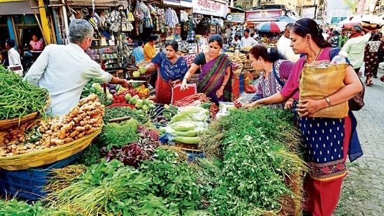 A Reuters forecast of economists expects CPI to grow at 6.58% on a year-on-year basis in the month of June. (Mint Photo)