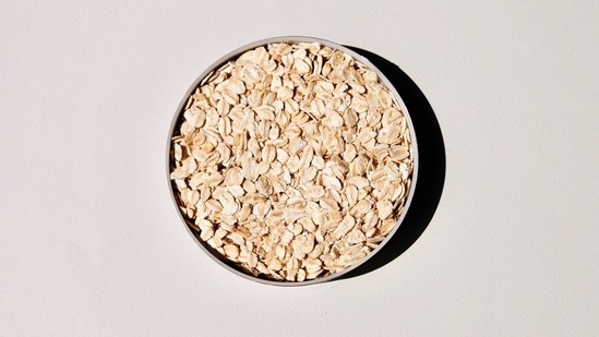 Oatmeal and buttermilk: Apply a thick layer of oatmeal mixed with buttermilk over the tanned areas, leave it for 30 minutes and wash with lukewarm water.(Unsplash)