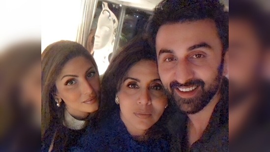 Riddhima Kapoor Sahni poses with Neetu Kapoor and Ranbir Kapoor.