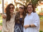 Kareena Kapoor talked about growing up with Karisma Kapoor. 