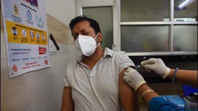 Increased vaccinations and enforcement of lockdown curbs have led to a dip in Covid-19 cases in Gurugram. (Vipin Kumar/HT PHOTO) Increased vaccinations and enforcement of lockdown curbs have led to a dip in Covid-19 cases in Gurugram. (Vipin Kumar/HT PHOTO)