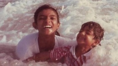Priyanka Chopra wishes her brother Siddharth on his birthday. Priyanka Chopra wishes her brother Siddharth on his birthday.