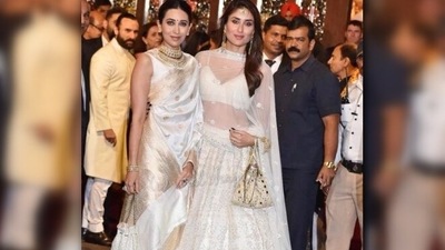 Last but definitely not least, here is a picture of the gorgeous sisters grabbing eyeballs as they pose in Indian attires. (Instagram/@therealkarismakapoor) Last but definitely not least, here is a picture of the gorgeous sisters grabbing eyeballs as they pose in Indian attires. (Instagram/@therealkarismakapoor)