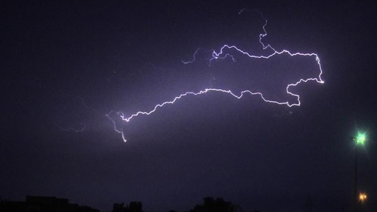 41 dead due to lightning strikes in Uttar Pradesh; state govt announces ₹4  lakh ex-gratia - Hindustan Times